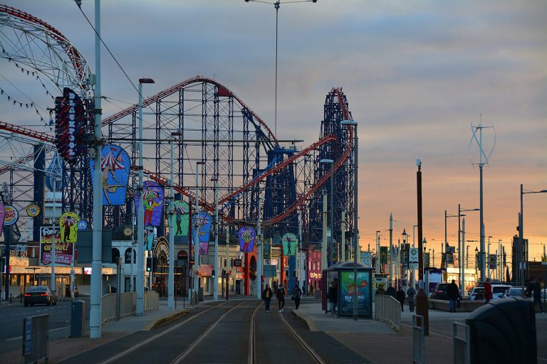 Online jigsaw of Blackpool Pleasure Beach at sunset