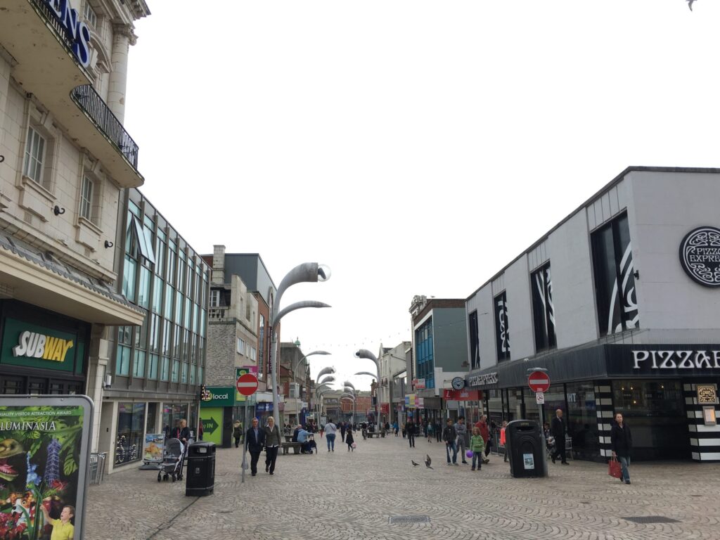 Oh my goodness, what a to do in Blackpool with the elderly guy and the hold up in the Halifax! For once I was speechless.